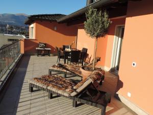 Sonniges Paradies mit Seeblick und Panoramaterrasse