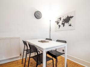 Stylish & Charming Retreat for 2- City Centre! - Pass the Keys