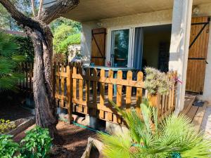 Appartements Ecrin de verdure sur Le Lavandou - Classement Tourisme 3 Etoiles : Appartement - Rez-de-Chaussée