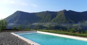 Maisons d'hotes L ' AMIRADOU : Chambre Lit King-Size - Vue sur Montagne