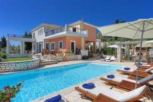 Lygia Villa Sleeps 8 Pool Air Con WiFi Lefkada Greece