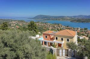 Lygia Villa Sleeps 8 Pool Air Con WiFi Lefkada Greece