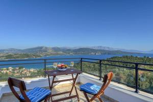 Lygia Villa Sleeps 8 Pool Air Con WiFi Lefkada Greece