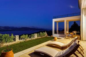 Lygia Villa Sleeps 8 Pool Air Con WiFi Lefkada Greece