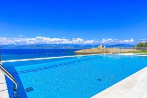 Apraos Villa Sleeps 14 Pool Air Con WiFi Corfu Greece