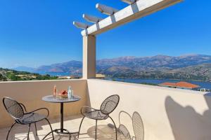 Lassi Villa Sleeps 7 Pool Air Con WiFi Kefalloniá Greece