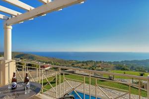 Lassi Villa Sleeps 7 Pool Air Con WiFi Kefalloniá Greece