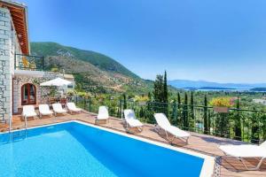 Rachi Villa Sleeps 8 Pool Air Con WiFi Meganisi Greece