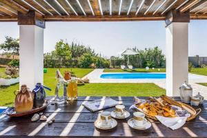 Afantou Villa Sleeps 8 Pool Air Con WiFi Rhodes Greece