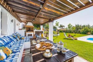 Afantou Villa Sleeps 8 Pool Air Con WiFi Rhodes Greece