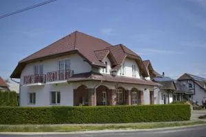 Főnix Apartmanház - Gersekarát