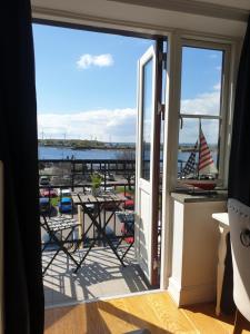 Deluxe Double Room with Balcony and Sea View room in Hamnhotellet Kronan