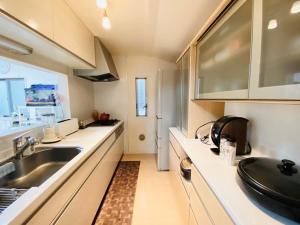 Naotoko Minpaku #HG1 首都高入口迄5分 広々94平米 一戸建て貸切 高速Wi-Fi 無料駐車場付