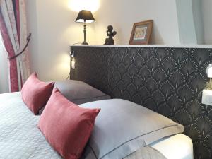 Appartements Petite Maison Romantique Coeur Historique Plantagenet, au calme : photos des chambres