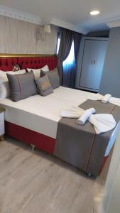 Deluxe Triple Room with Sea View room in RHYTHM HOTEL