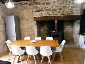 Maisons de vacances LOU CHASTEL, DEMEURE PERIGOURDINE CLIMATISEE avec PISCINE PRIVEE et CHAUFFEE : photos des chambres