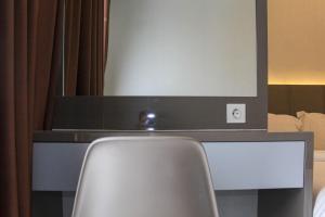 New Furnished with City View 2BR Apartment M-Town Residence By Travelio