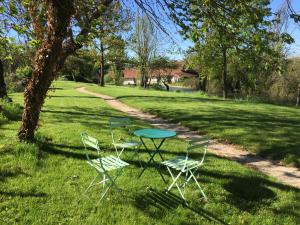 B&B / Chambres d'hotes Ancien moulin Creancey : photos des chambres