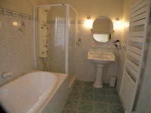 B&B / Chambres d'hotes Chateau du Bourbet : Chambre Double Confort