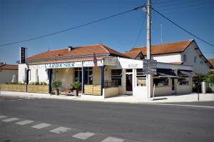 Hotels Hotel L'Arbousier : photos des chambres