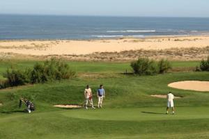 Villas Maison-loft renovee design 4 etoiles luxe - Vaste parc - a 7 min des plages et golfs : photos des chambres