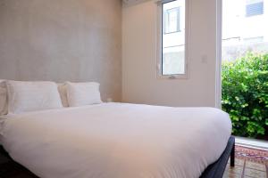Mare 25 Single Queen Room room in Stay at Mare