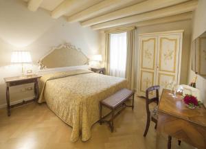 Superior Double Room room in Relais Fra' Lorenzo