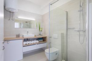 150sqm Main Square Apt!-4 Units-Great for Groups!