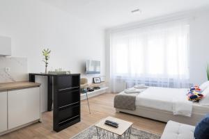 150sqm Main Square Apt!-4 Units-Great for Groups! 