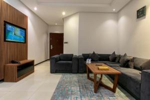 Deluxe Suite with One Bedroom room in Manazil Al Dhayf