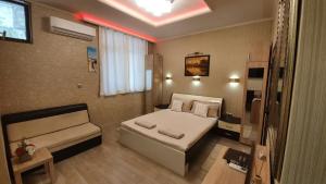 Deluxe Studios City Center