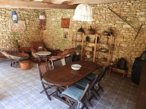 Maisons de vacances Perigordian Cottage, large swimming pool, BBQ : photos des chambres