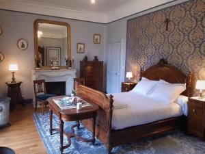 B&B / Chambres d'hotes Chateau de Mongazon : photos des chambres