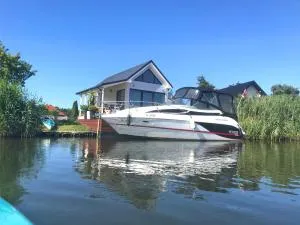 Baltic Waterfront Yacht House - Przytór