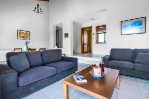 Anninata Villa Sleeps 6 Air Con WiFi Kefalloniá Greece