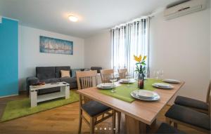 Comfortable apartment in Bartići