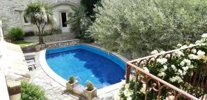 Gîte climatisé, piscine partagée chauffée entre Nîmes et Uzès - La Rouvière