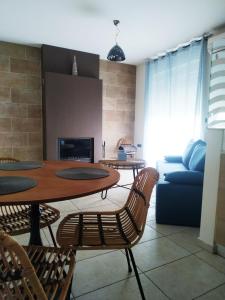 Holiday Nest & parking