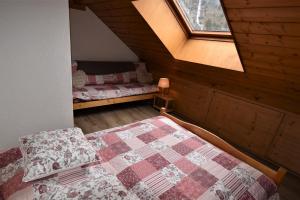 VAUJANYLOCATIONS - Claret II Apt 12