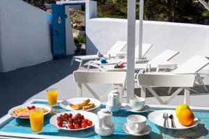 Bonita Santorini Cave