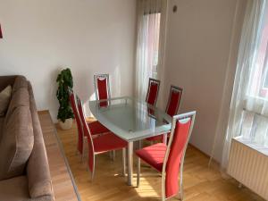 Bright apartment with a free parking garage @ Wienerberg