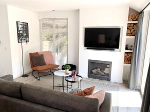 Liv Residence Holiday Home with Sauna & Fireplace