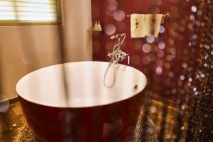 EROS Hotel - Love Hotel