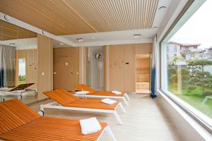 Yellow Rentyear Apartments