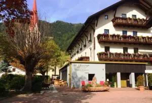 Historic Guesthouse BIRCHER B&B Apartments near Sterzing - Mules