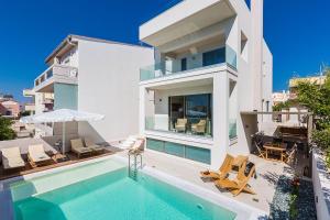 Villa Amelia I Free 8 seater mini van & pool