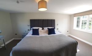 The Five Pilchards Inn