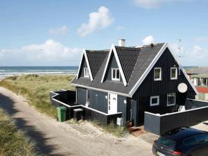 Three-Bedroom Holiday Home  room in Three-Bedroom Holiday home in Blokhus 2