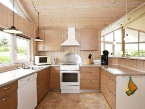 Vibrant Holiday Home in Harbo re with Sauna