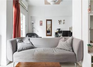 2BD- Perfect Location with square view